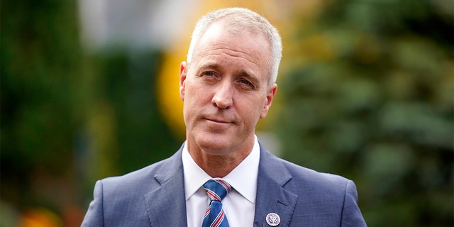 El presidente del Comité de Campaña del Congreso Demócrata, el representante Sean Patrick Maloney, DN.Y., perdió su carrera por la reelección en el Distrito 17 del Congreso de Nueva York.