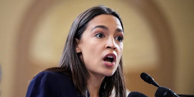 La representante Alexandria Ocasio-Cortez, DN.Y., ha sido objeto de escrutinio desde que asumió el cargo.