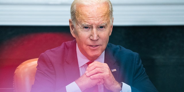 El presidente Biden pronuncia unas palabras durante una reunión con los líderes demócratas del Congreso en la Sala Roosevelt de la Casa Blanca el martes 24 de enero de 2023. 