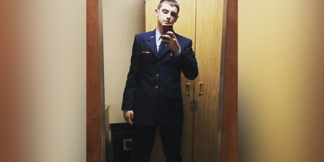 Jack Teixeira, Guardia Nacional del Aire de Massachusetts de 21 años, en una foto publicada en las redes sociales, fue detenido el jueves por la presunta filtración de documentos clasificados. 