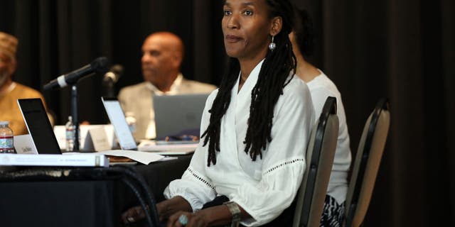Lisa Holder, miembro del California Reparations Task Force, en el California Science Center de Los Ángeles el 22 de septiembre de 2022.