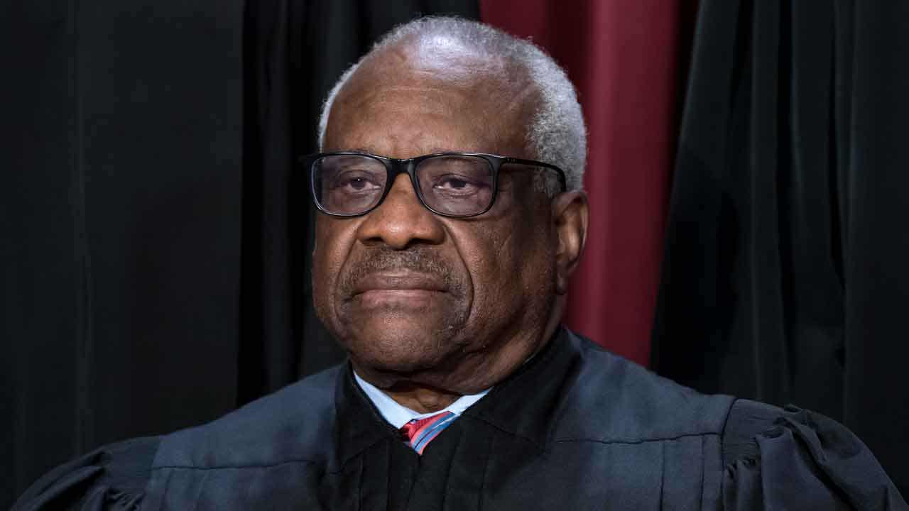 Juez asociado Clarence Thomas